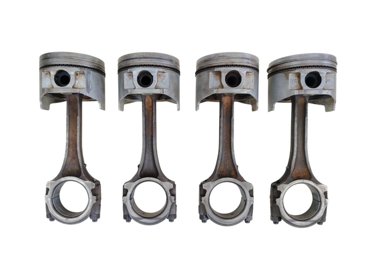 поршень Nissan Pathfinder WD21 1989, 2.4 л., Z24, бензин - фото №1