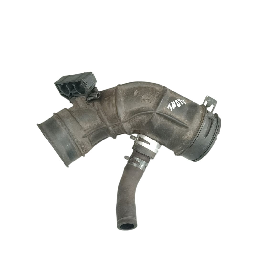 патрубок воздушного фильтра Toyota Yaris XP9 2007, 1.4 л., 1ND-TV, дизель, 17883-0G010 - фото №1