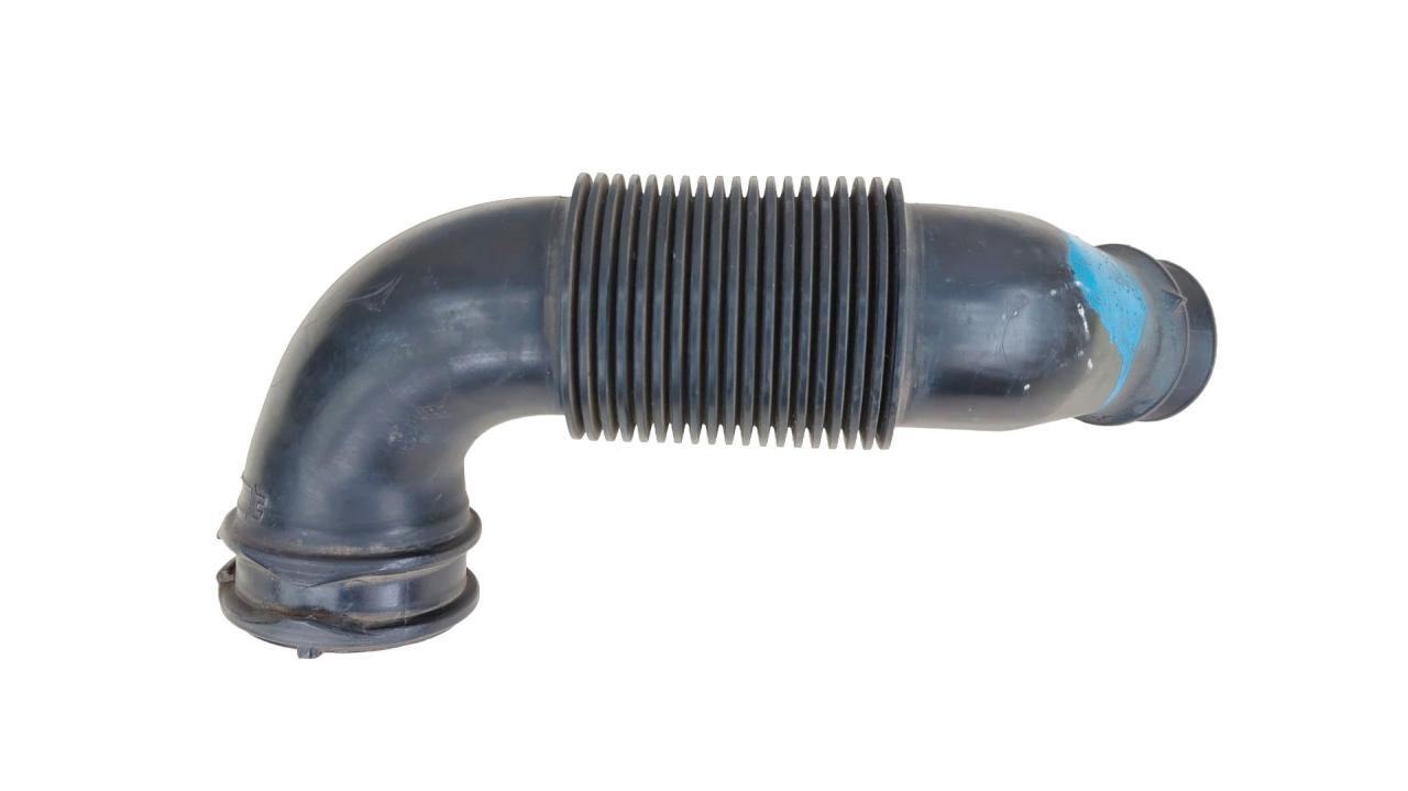 патрубок воздушного фильтра Toyota Yaris XP9 2007, 1.4 л., дизель, 17880-0N030 - фото №1