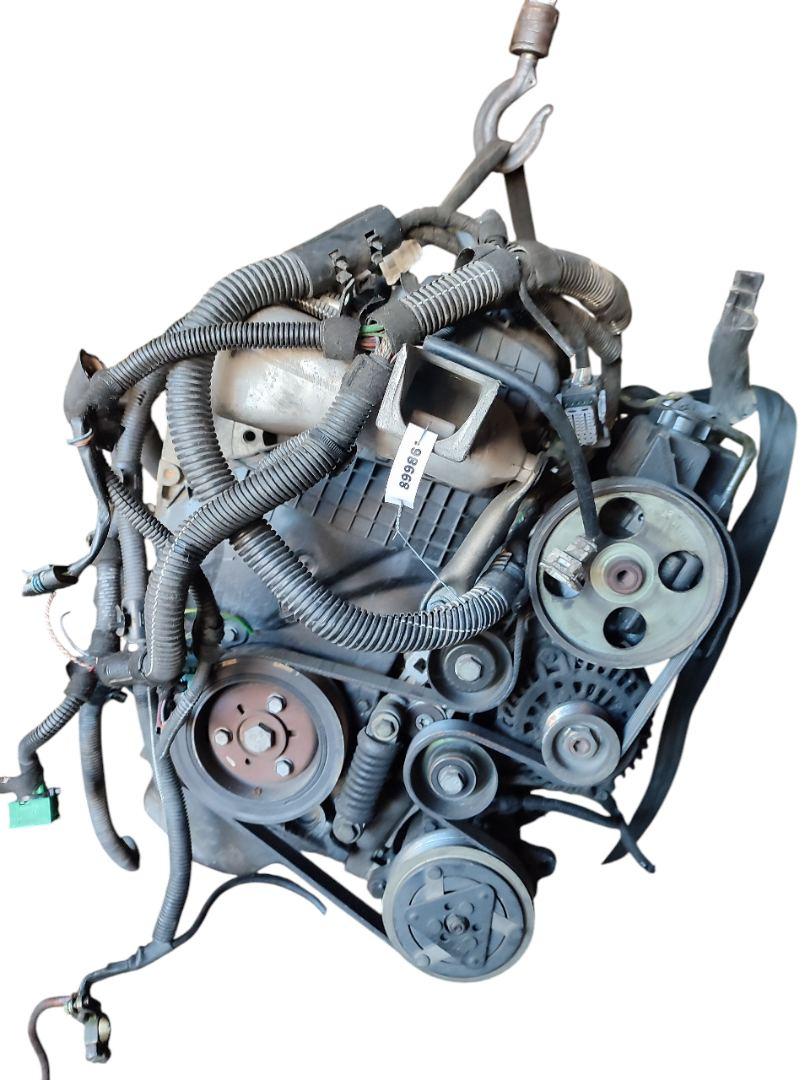 двигатель Peugeot 207 1 поколение 2008, 1.4 л., KFW (TU3A), бензин, KFW, 10FST6 - фото №1