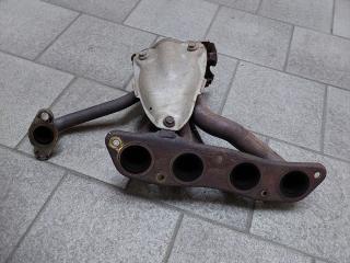 коллектор выпускной Toyota Prius V 1 поколение ZVW41 2015, 1.8 л.