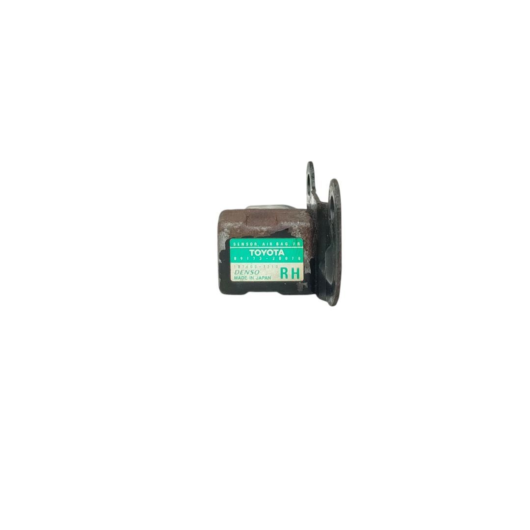 датчик удара Toyota Avensis 1 поколение (T220) 1999, 2.0 л., 2C-T, дизель, МКПП, седан, 187600-3210, 89173-20070 - фото №1