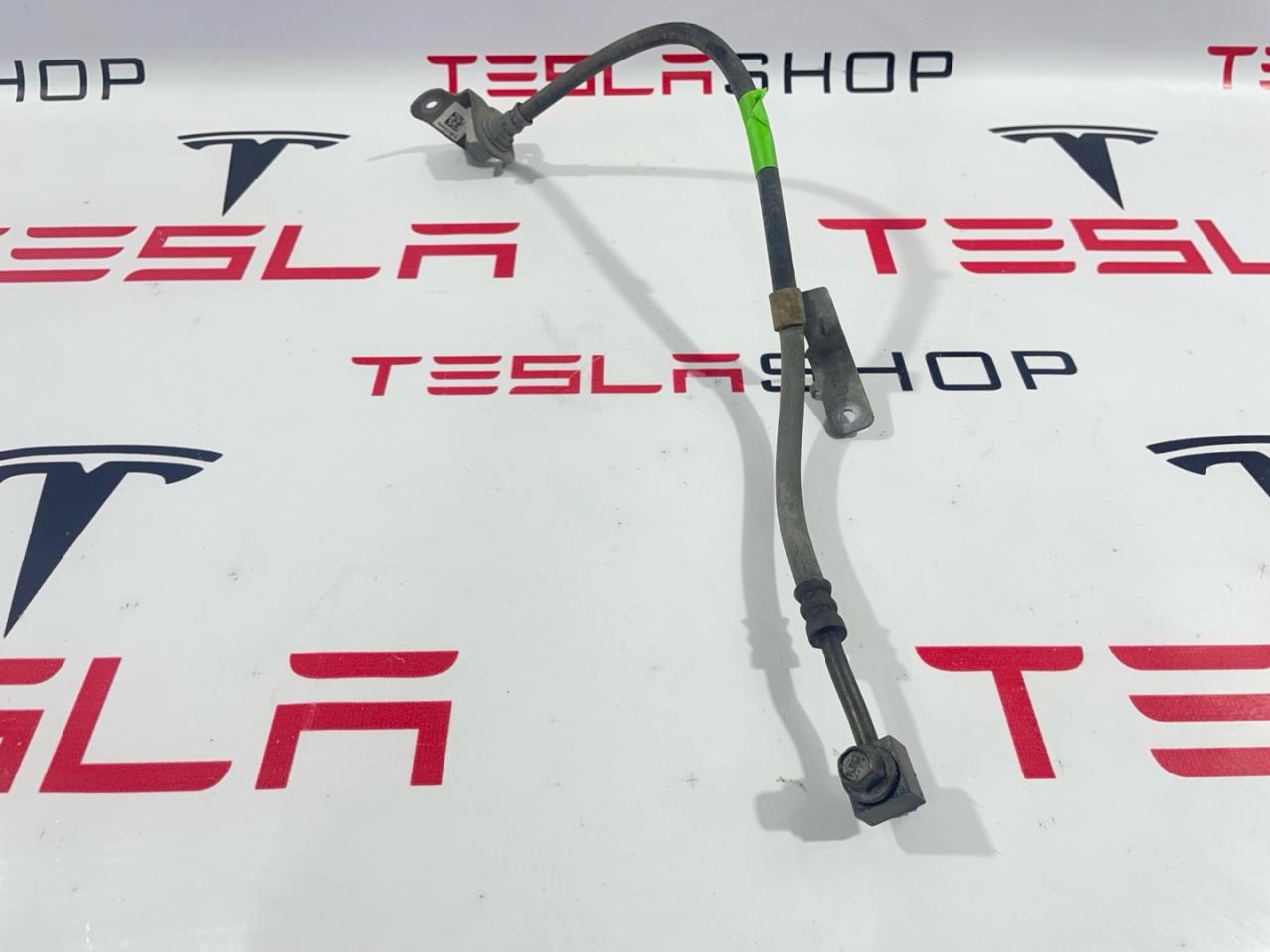 шланг тормозной Tesla Model 3 1 поколение 2019, 1044721-00-D - фото №1