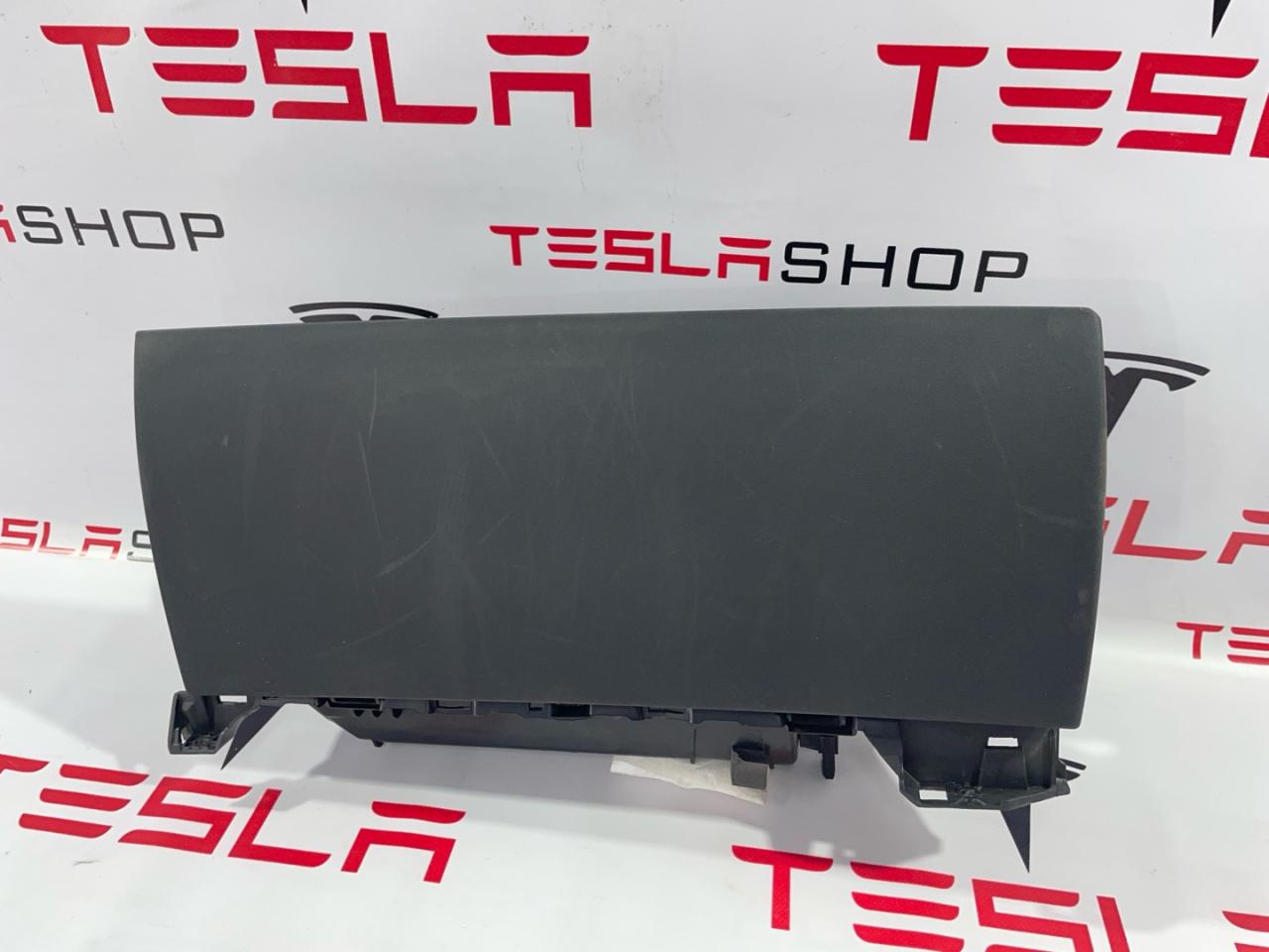 бардачок Tesla Model 3 1 поколение 2019, 1083340-00-H - фото №1