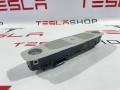 Панель освещения с микрофоном и кнопкой аварийного сигнала Tesla Model 3 1 поколение 2019, 1092573-00-K - фото №2