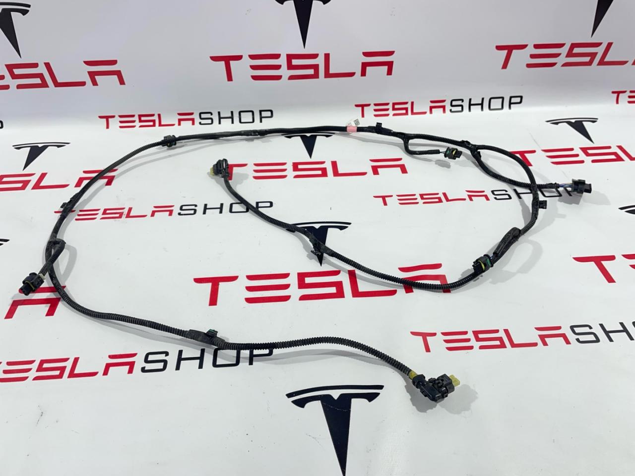 Электропроводка бампера Tesla Model 3 1 поколение 2019, 1067959-00-E - фото №1
