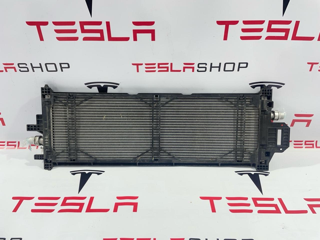 радиатор (основной) Tesla Model 3 1 поколение 2019, 1077082-00-C - фото №1