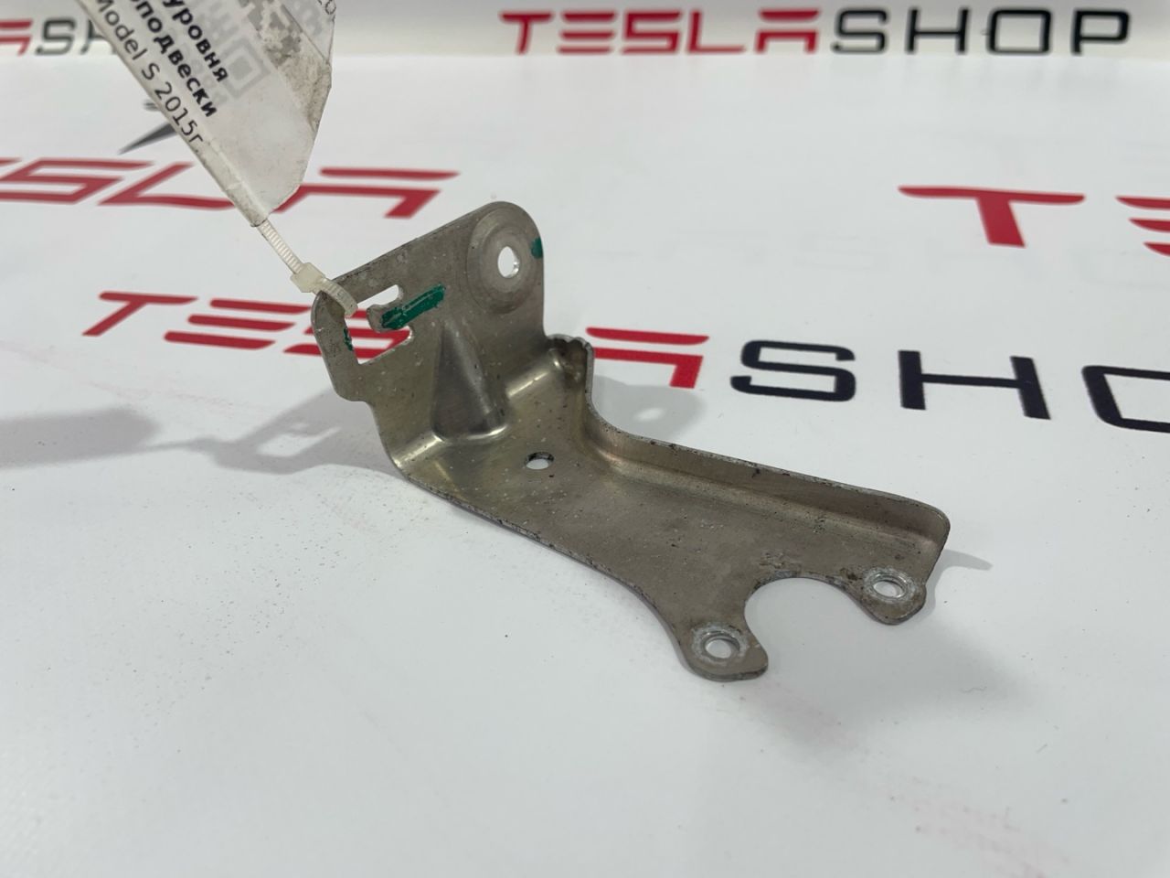 Датчик уровня пневмоподвески Tesla Model S 1 поколение 2015, 6006523-00-B