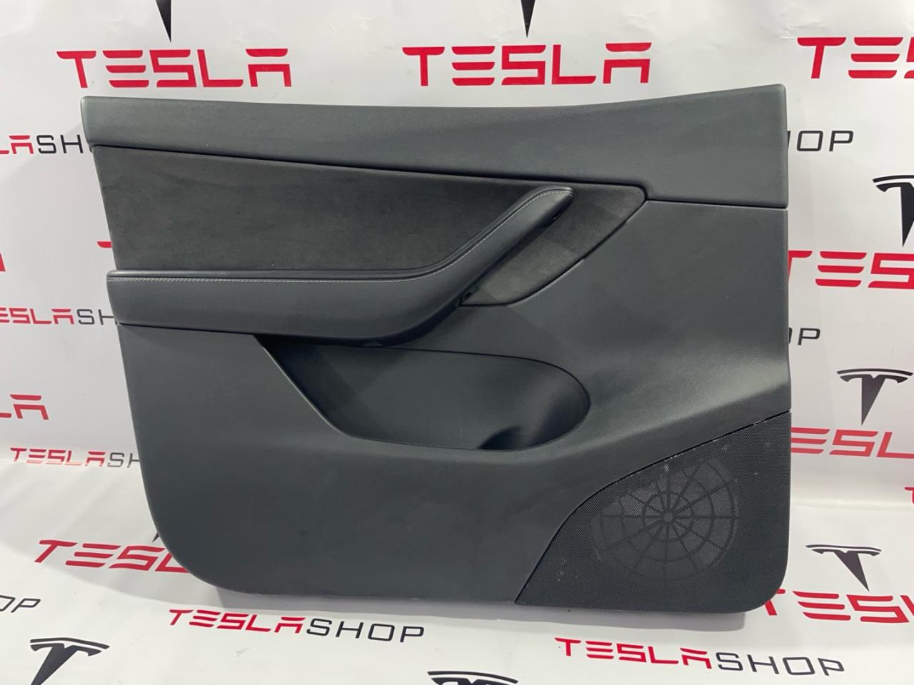 обшивка двери передняя левая Tesla Model Y 1 поколение 2021, 1497294-82-C, 1007151-70-C, 1498480-00-A - фото №1