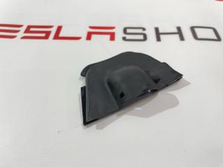 Резиновая заглушка парктроника Tesla Model S 1 поколение 2015, 1051653-00-B
