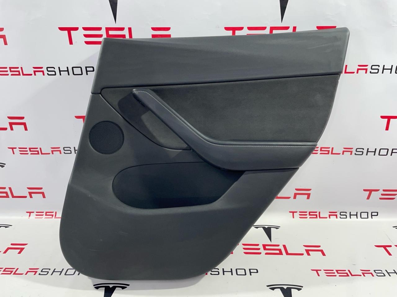 обшивка двери задняя правая Tesla Model Y 1 поколение 2021, 1079742-00-A, 106166747C, 1497297-91-B - фото №1
