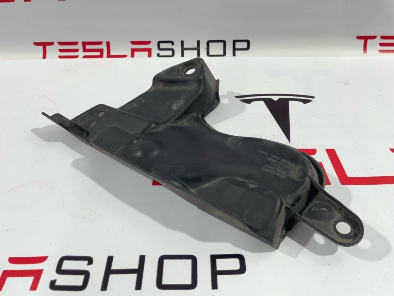 Накладка опоры (стакана) амортизатора Tesla Model 3 1 поколение 2019, 1081695-00-A - фото №1