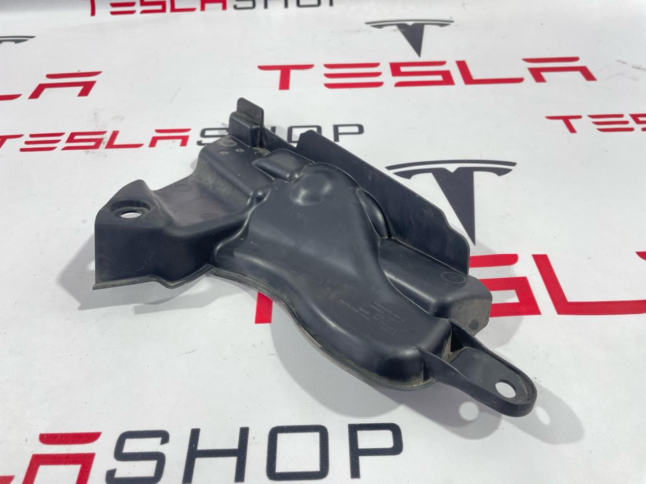 Накладка опоры (стакана) амортизатора Tesla Model 3 1 поколение 2019, 1081694-00-A - фото №1