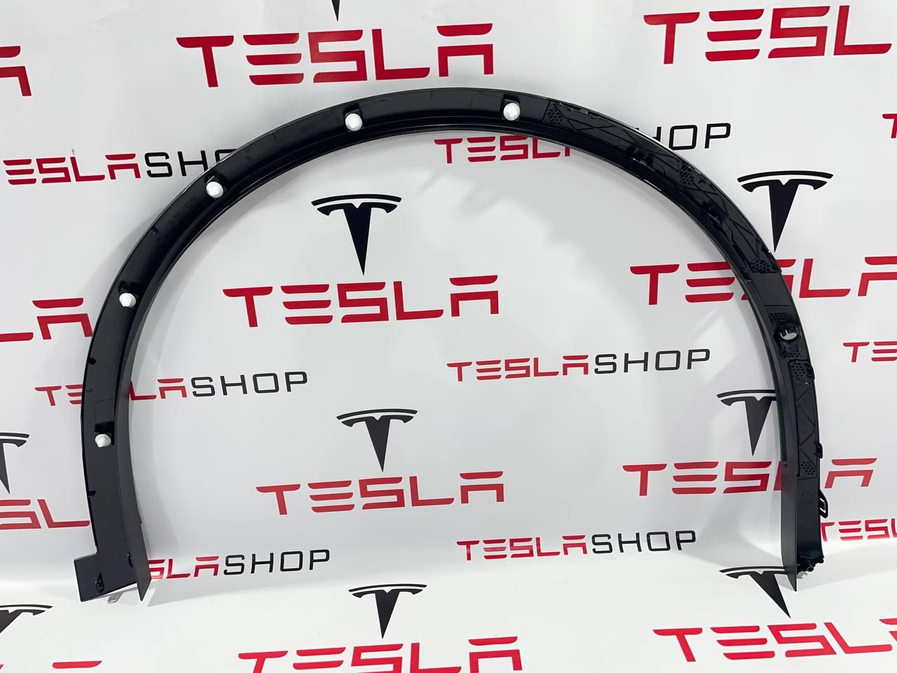 накладка колесной арки передний левый Tesla Model X 1 поколение 2019, 1078207-00-F, 1034429-00-K - фото №1