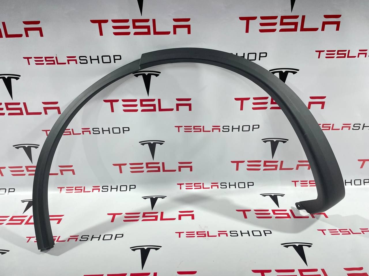 накладка колесной арки задний левый Tesla Model X 1 поколение 2019, 1035290-00-G, 1034431-00-F - фото №1