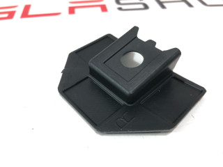 Кронштейн крепления защиты днища Tesla Model S 1 поколение [2-й рестайлинг] 2022, 1565582-00-A, 1750102-S0-A, 1614075-00-A