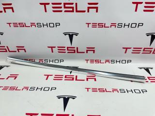 молдинг двери передней правой Tesla Model 3 1 поколение 2019, 1080684-00-F