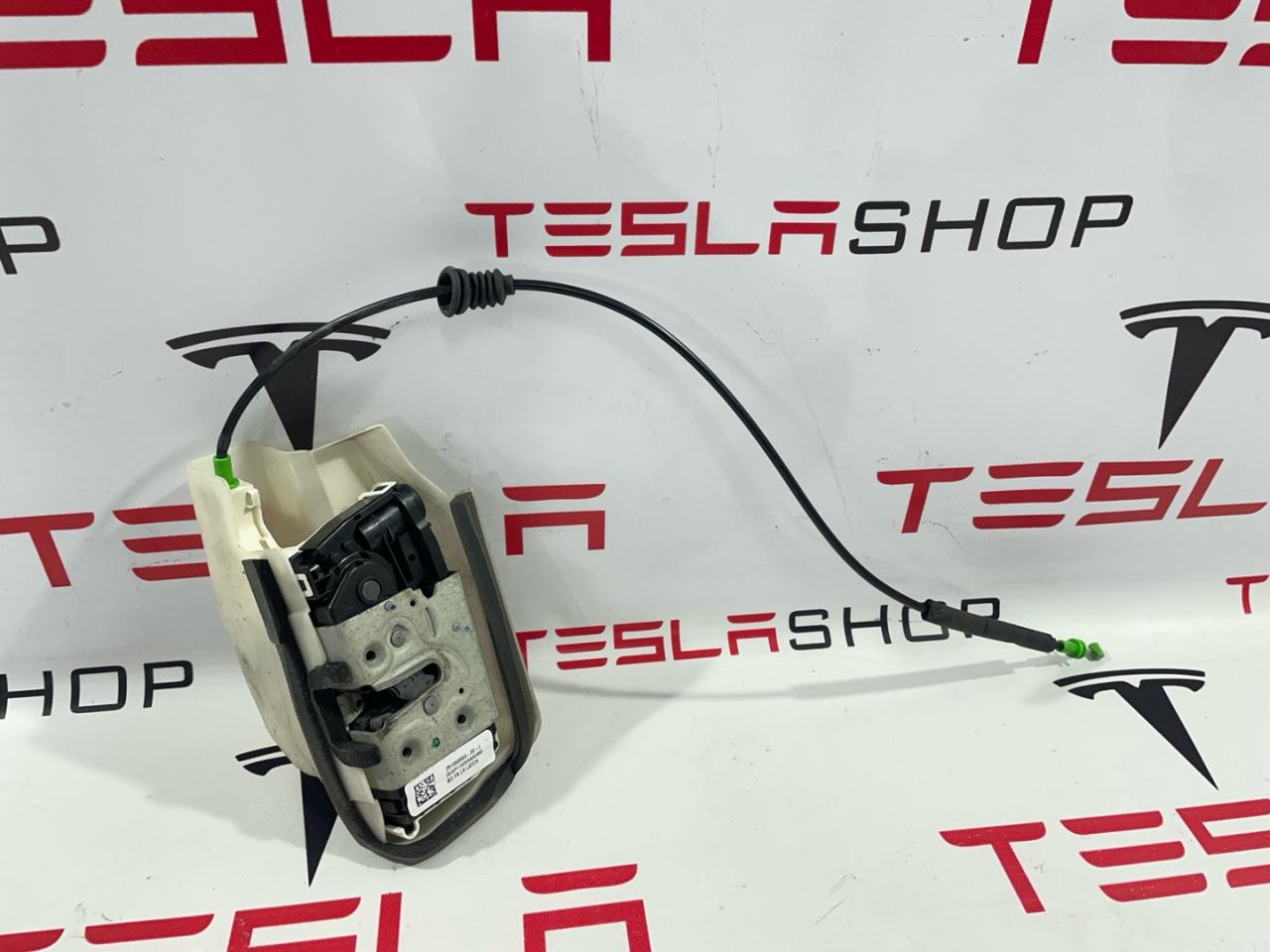 замок двери передней левой Tesla Model 3 1 поколение 2019, 1068964-00-L, 1500672-00-A - фото №1