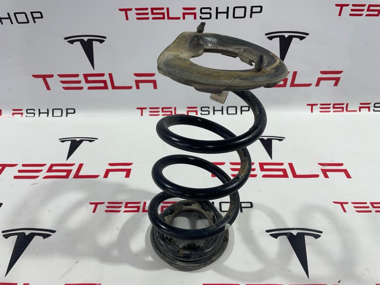 пружина задняя Tesla Model 3 1 поколение 2019, 1044475-00-E, 1044472-00-G, 1044479-00-E - фото №1