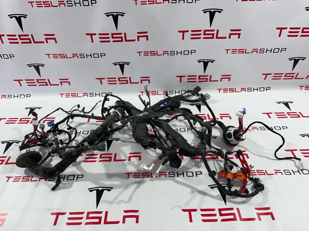 разъем (фишка) проводки Tesla Model 3 1 поколение 2019, 1567964-02-B - фото №1
