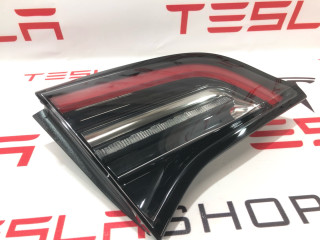 фонарь крышки багажника левый Tesla Model Y 1 поколение 2022, 1502088-00-B, 1077401-00-G