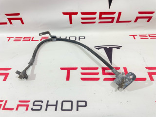шланг тормозной Tesla Model 3 1 поколение 2022, 1044722-00-D