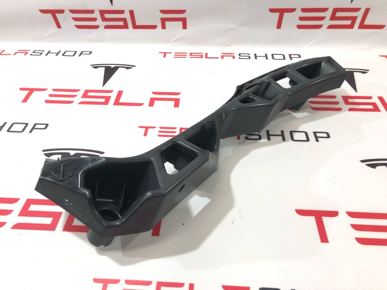 Крепление бампера заднего MG Cyberster 1 поколение 2024, электро, 11244755 - фото №1