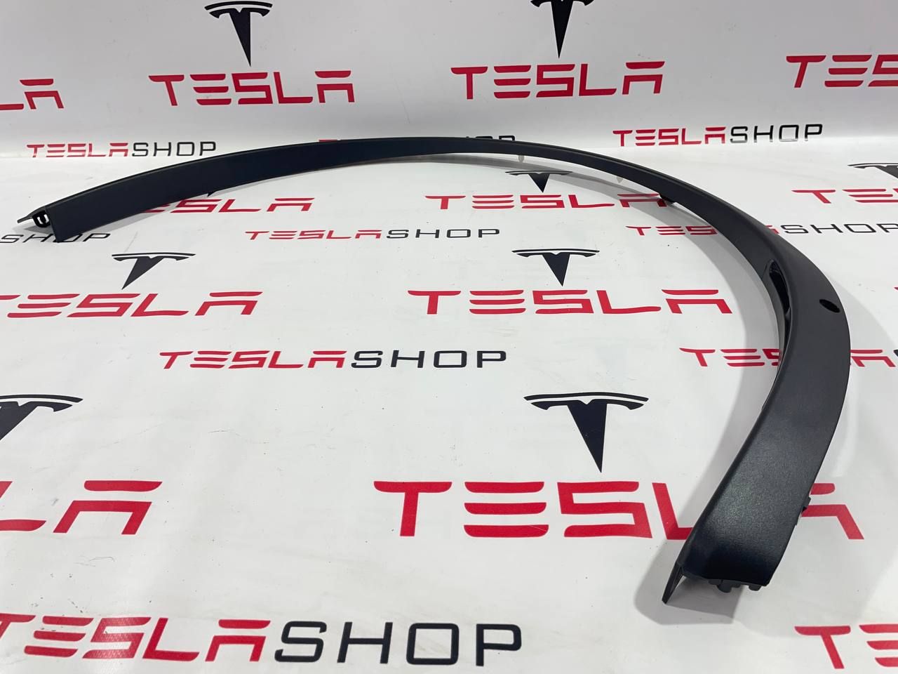накладка колесной арки Tesla Model X 1 поколение 2018, 1035289-00-H, 1034430-00-F - фото №1