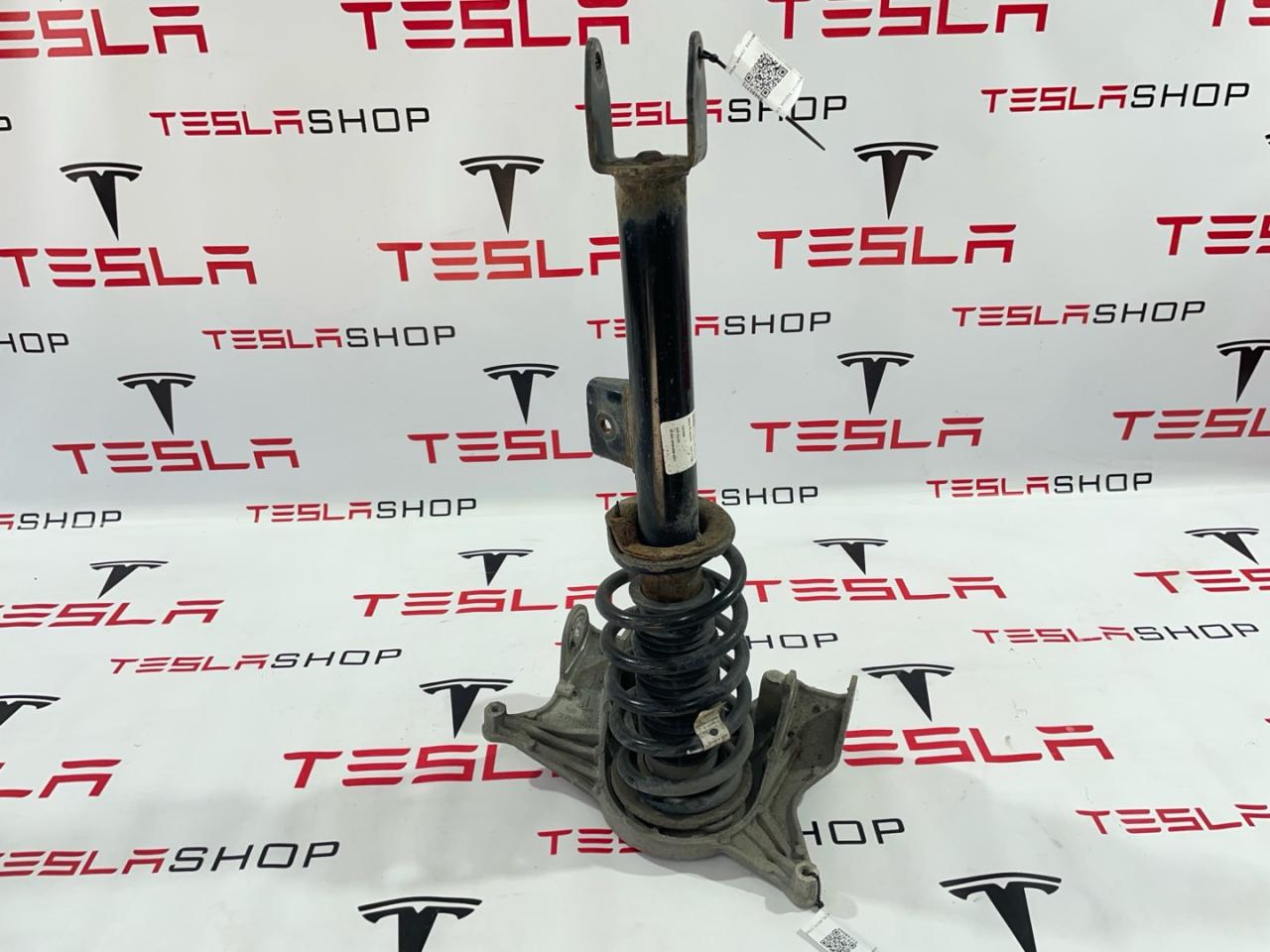 амортизатор передний правый Tesla Model 3 1 поколение 2019, 1044369-00-E, 1044379-00-E, 1044376-00-D, 1044326-00-J - фото №1
