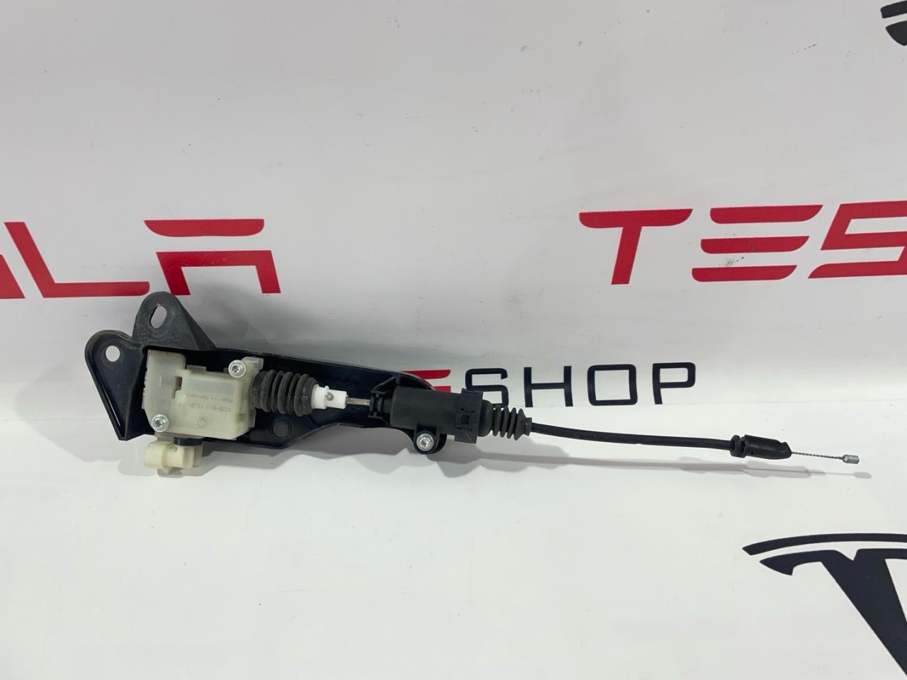электропривод замка капота Tesla Model 3 1 поколение 2019, 1098790-00-D - фото №1