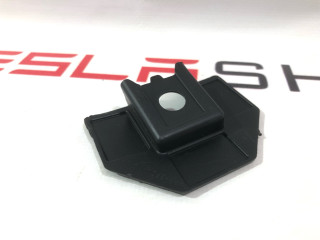 Кронштейн крепления защиты днища Tesla Model S 1 поколение [2-й рестайлинг] 2022, 1565582-00-A, 1750102-S0-A, 1614074-00-A