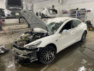 Tesla Model 3 1 поколение