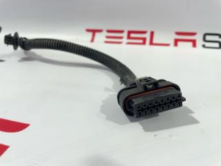 разъем (фишка) проводки Tesla Model 3 1 поколение 2019, 1067961-00-E, 1567964-02-A