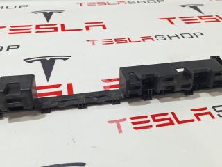 Кронштейн порога двери Tesla Model X 1 поколение [рестайлинг] 2022, 1053726-00-B