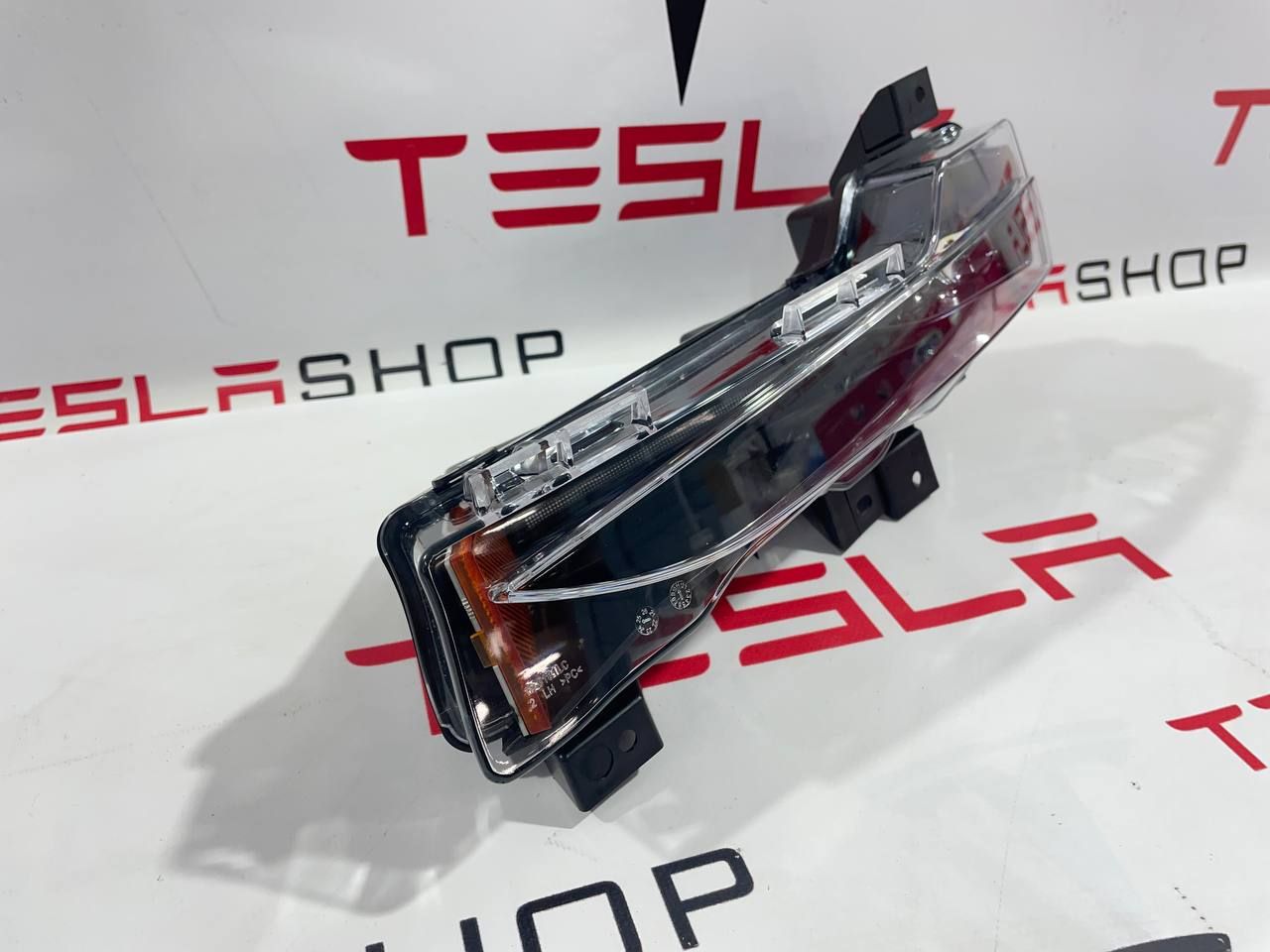 фара противотуманная левая Tesla Model 3 1 поколение (2017 - 2026), 1077391-00-E - фото №1