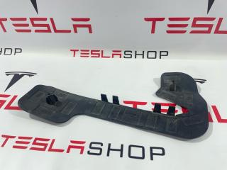 Кронштейн крепления фары противотуманной правой Tesla Model 3 1 поколение 2019, 1089450-00-A