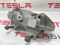 суппорт передний правый Tesla Model 3 1 поколение 2019, 1044722-00-D, 1044622-00-E - фото №3