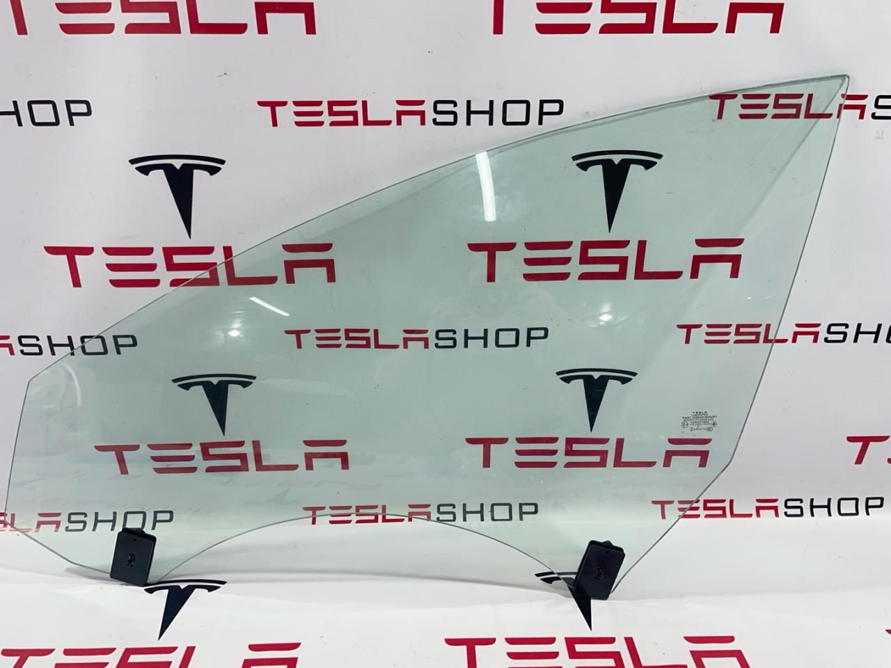 стекло двери передней левой Tesla Model 3 2 поколение 2025, 1568570-00-C - фото №1