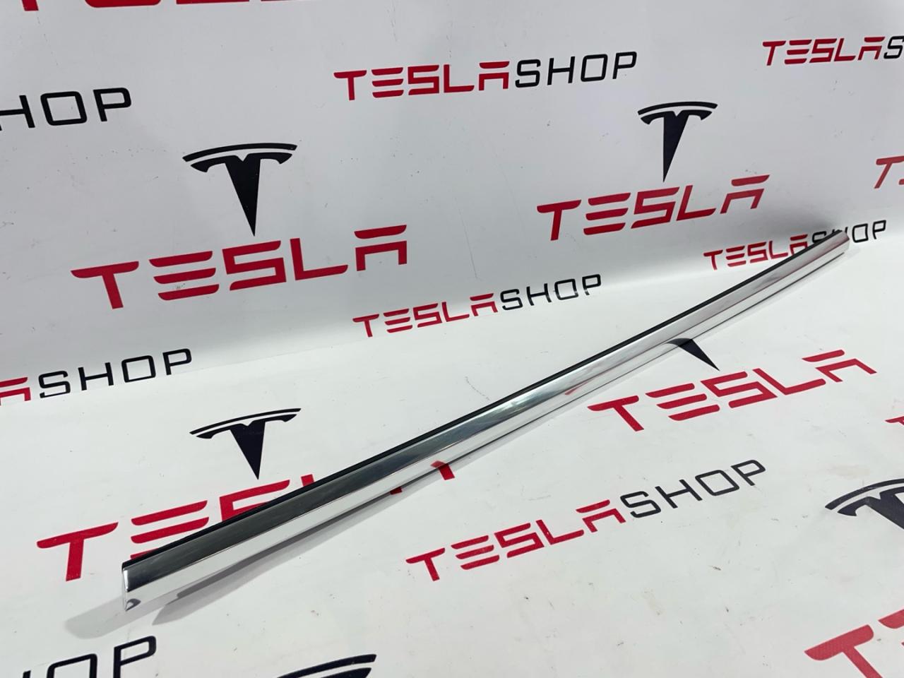 молдинг двери задней правой Tesla Model 3 1 поколение 2019, 108074800I - фото №1