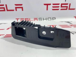 Кронштейн крепления фонаря Tesla Model 3 1 поколение 2019, 1083993-00-D