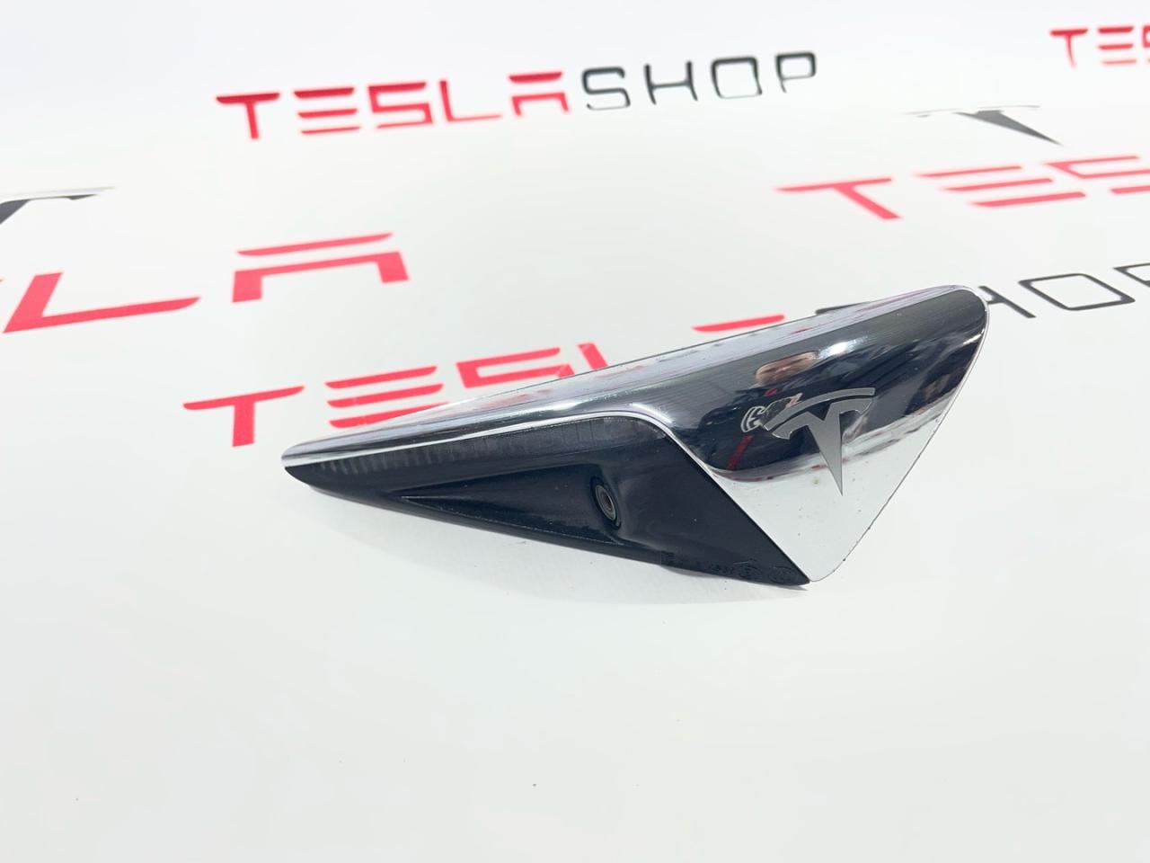 повторитель поворотов Tesla Model 3 1 поколение 2019, 1125107-77-E - фото №1
