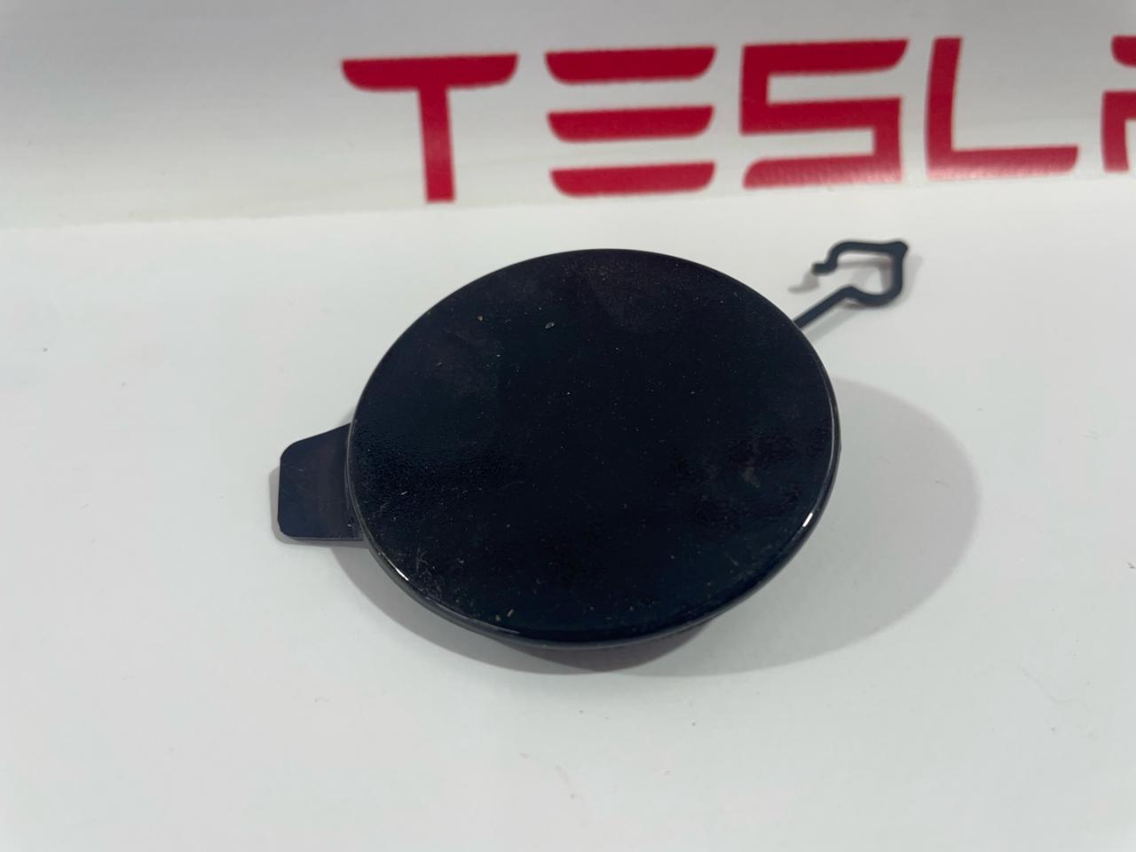 заглушка заднего бампера под крюк Tesla Model 3 2 поколение 2025, 1582574-00-A - фото №1