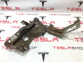 крепление ( кронштейн ) крыла Tesla Model X 1 поколение [рестайлинг] 2022, 1614514-00-C, 1619571-S0-C, 1608586-S0-A, 1046697-S0-B - фото №3