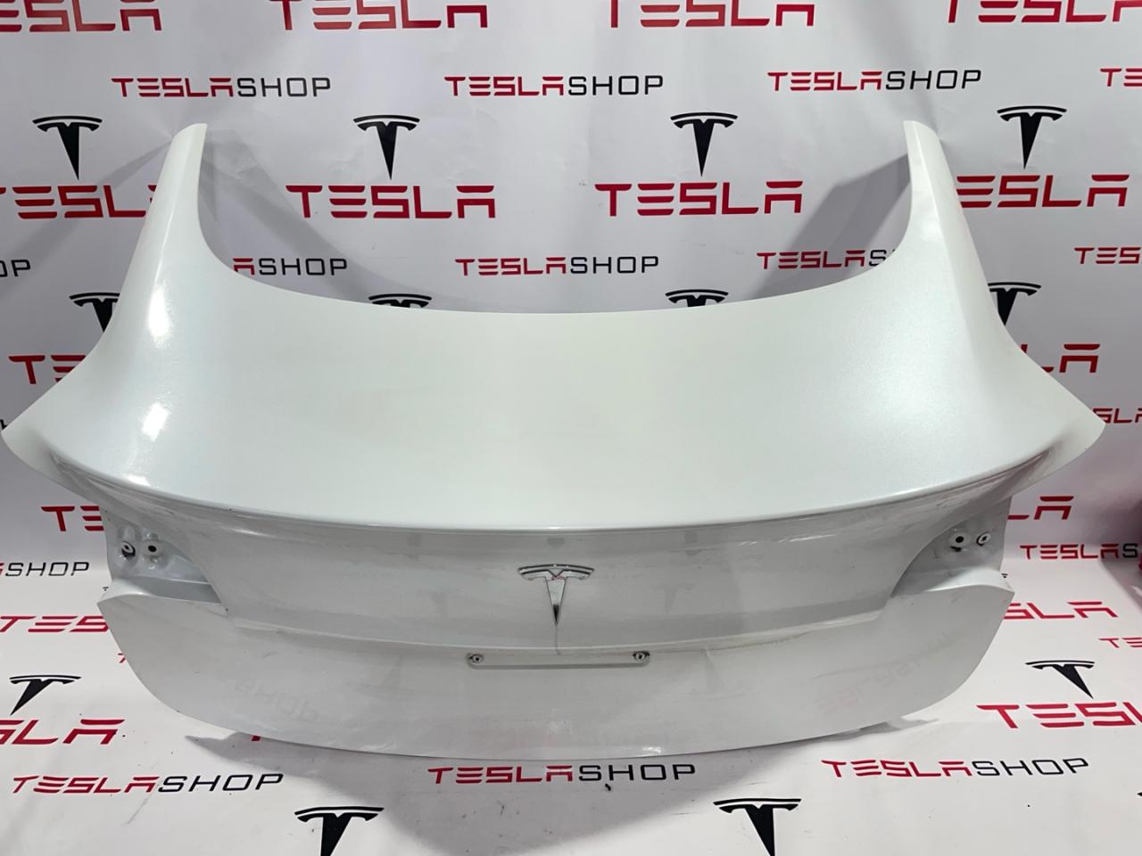 крышка багажника (дверь 3-5) Tesla Model 3 1 поколение 2019, 1081460-01-D, 1120025-00-D, 1118167-00-D - фото №1