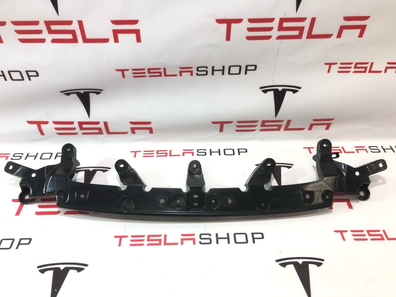 Кронштейн верхний передний (гриля) Tesla Model X 1 поколение 2019, 1047020-00-F - фото №1