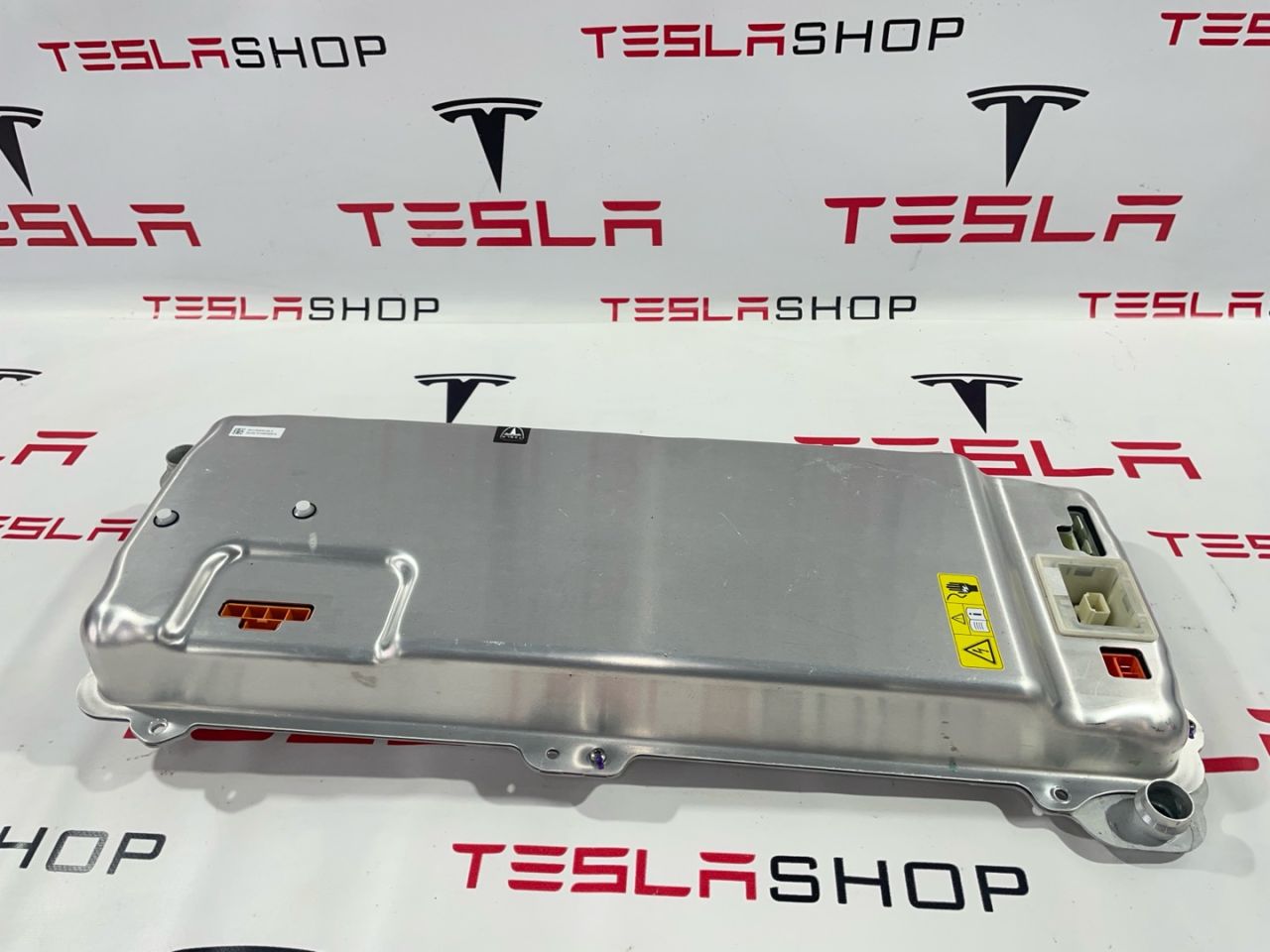 Преобразователь напряжения Tesla Model 3 1 поколение 2019, 1096187-00-E, 1071917-00-E, 1089849-00-C, 1518920-00-A, 1093219-10-G, 1135558-03-D - фото №1