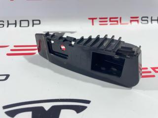 Кронштейн крепления фонаря Tesla Model 3 1 поколение 2019, 1083992-00-D