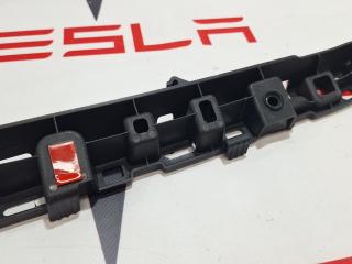 Кронштейн накладки, проема подъемной задней двери Tesla Model X 1 поколение [рестайлинг] 2022, 1059182-00-B, 1059183-00-B
