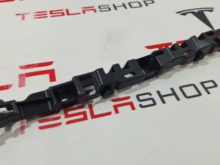 Кронштейн облицовки стойки B Tesla Model X 1 поколение [рестайлинг] 2022, 1056089-00-C, 1053721-00-B, 1053721-00-D