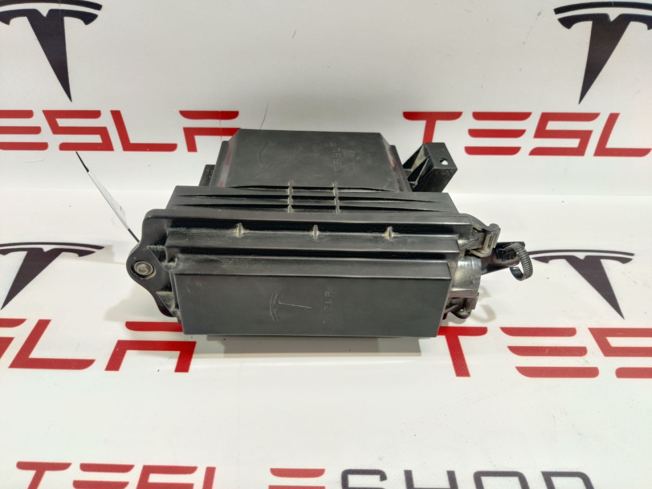 Термоконтроллер HVAC REV01 Tesla Model X 1 поколение 2016, 1034215-00-A, 1047043-00-D, 1072447-82-A, 1033174-01-F, 1047042-00-C, 1058358-00-B, 1135152-90-C - фото №1